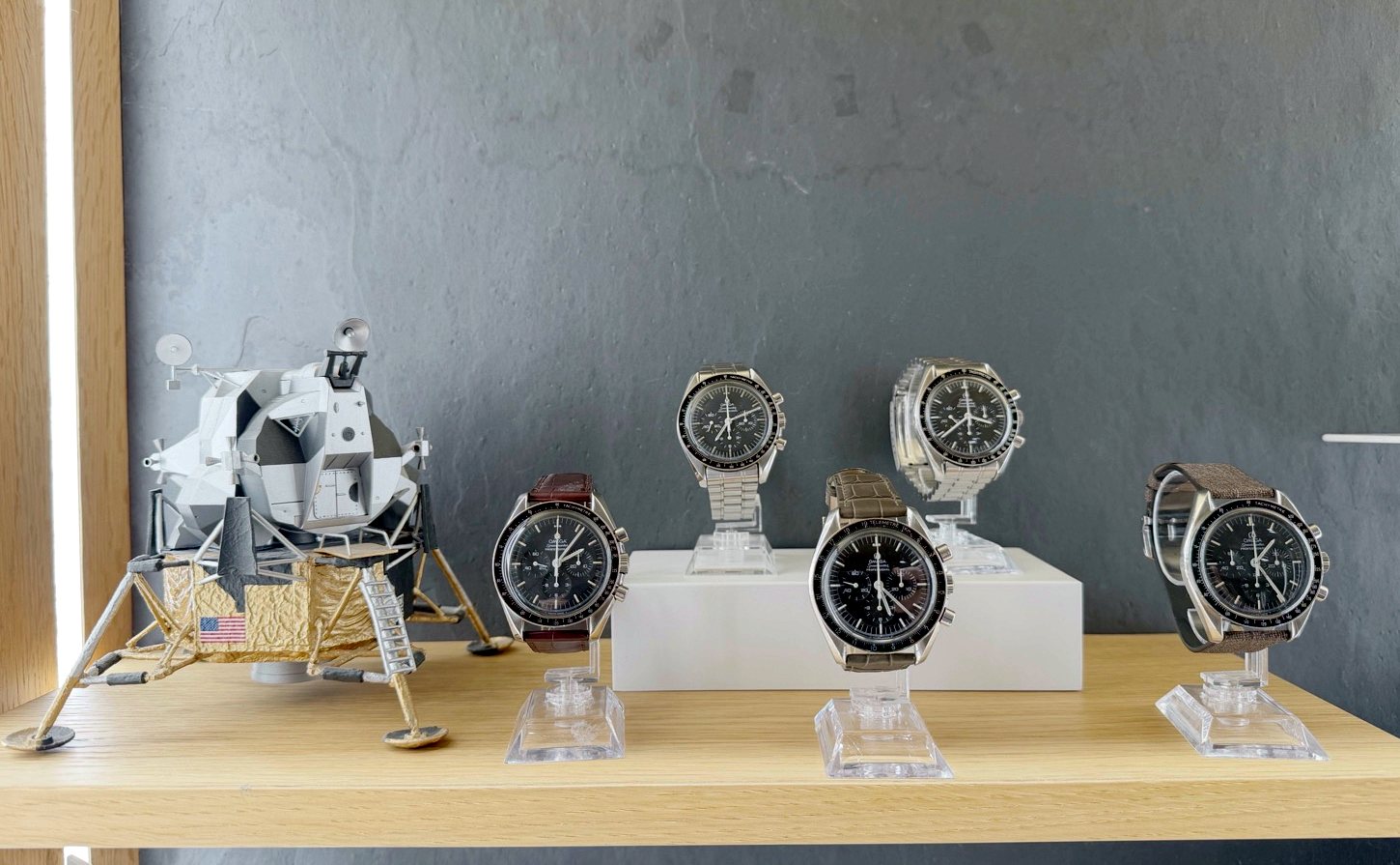 Omega Speedmaster Apollo et module lunaire